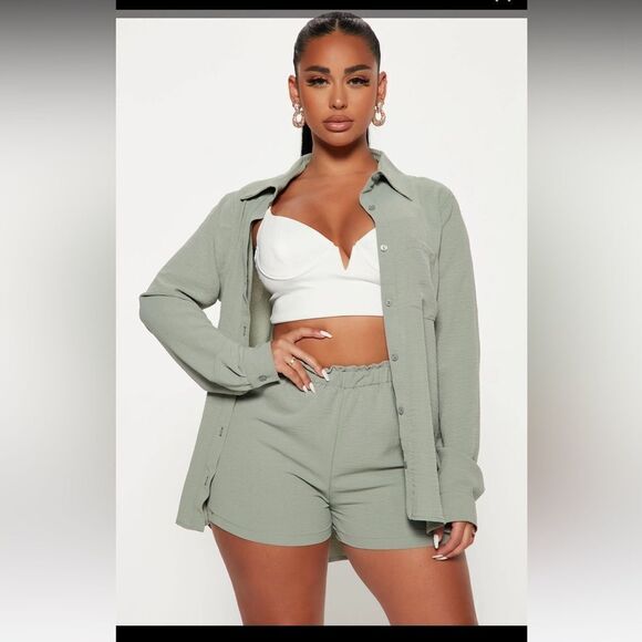 Fashion Nova Casual Brunch Short Shirt Set Light Green Size 1X 2 Pieces NWT - Picture 1 of 15